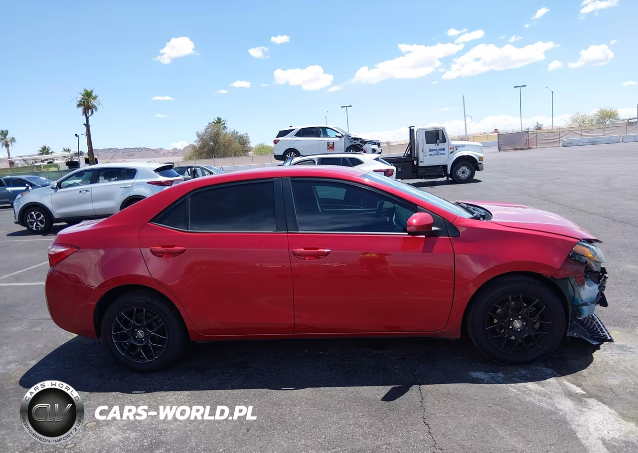 2018 Toyota Corolla Le VIN:2T1BURHE1JC122598 - 14