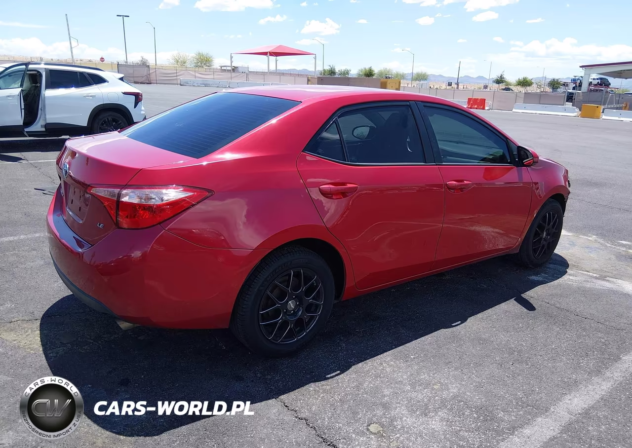 2018 Toyota Corolla Le VIN:2T1BURHE1JC122598 - 4