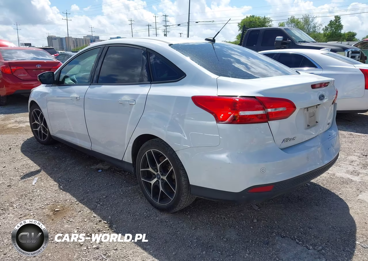 2017 Ford Focus Sel VIN:1FADP3H21HL237097 - 3