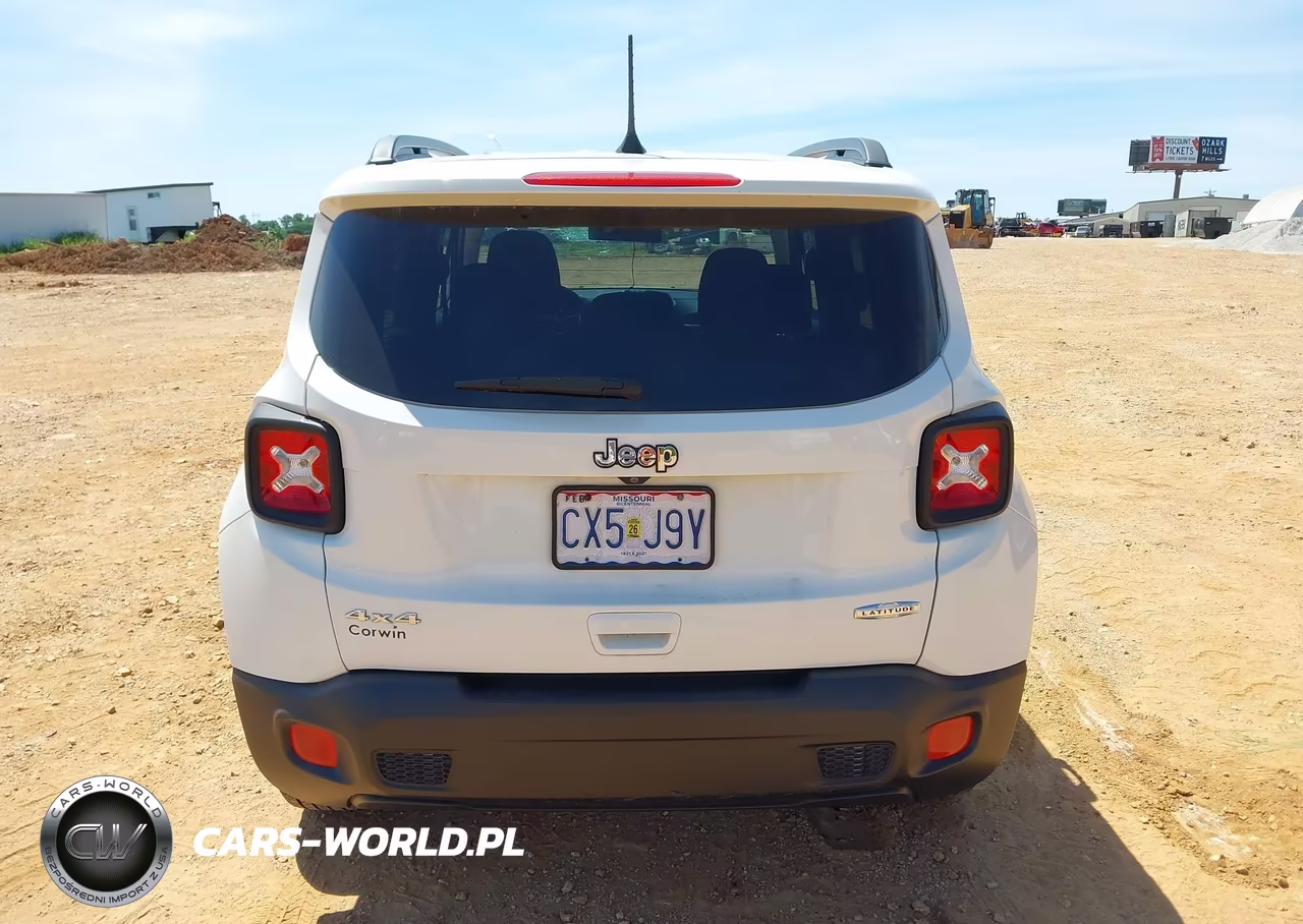 2018 Jeep Renegade Latitude 4X4 VIN:ZACCJBBB2JPJ14367 - 17