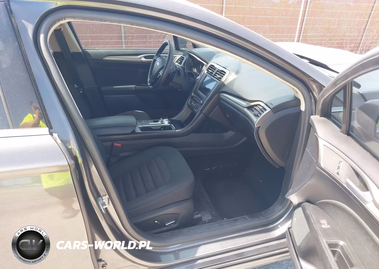 2018 Ford Fusion Se VIN:3FA6P0HD7JR187323 - 5