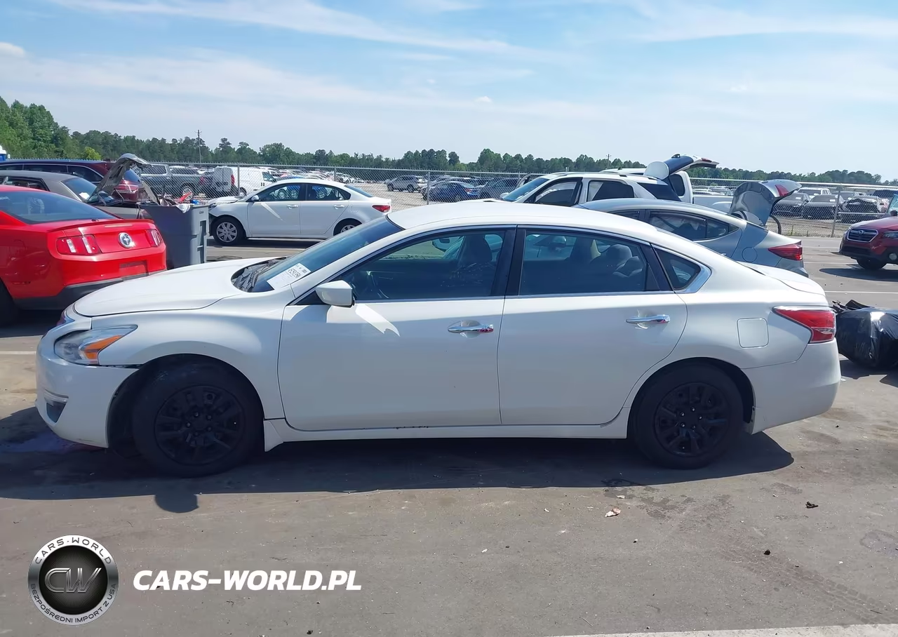 2014 Nissan Altima 2.5 S VIN:1N4AL3AP6EN350077 - 14
