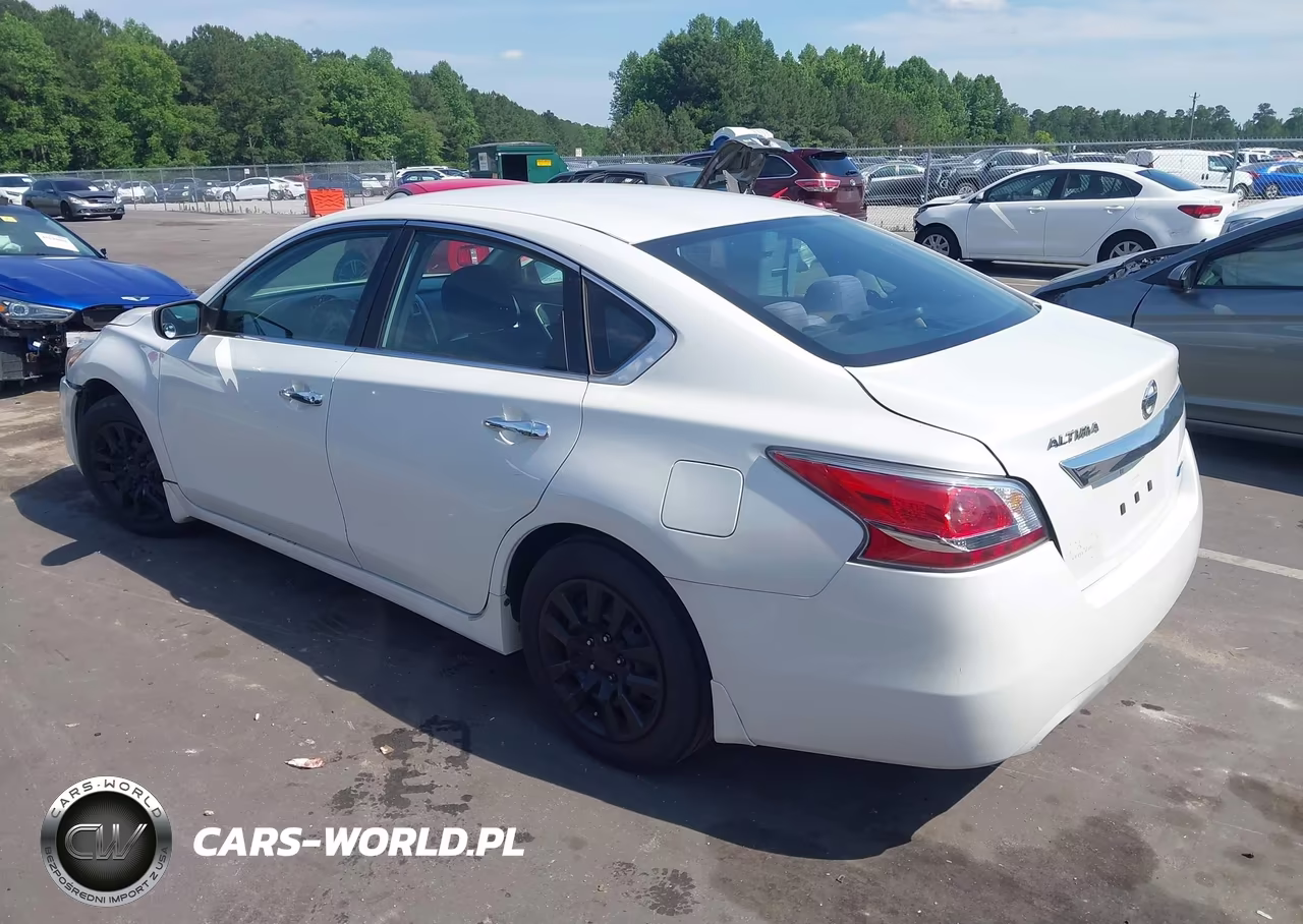 2014 Nissan Altima 2.5 S VIN:1N4AL3AP6EN350077 - 3