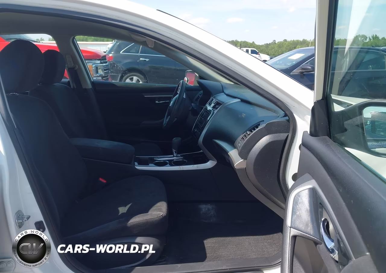 2014 Nissan Altima 2.5 S VIN:1N4AL3AP6EN350077 - 5