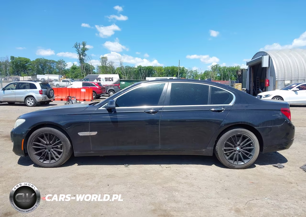 2013 BMW 750I xDrive VIN:WBAYB6C57DC997930 - 14