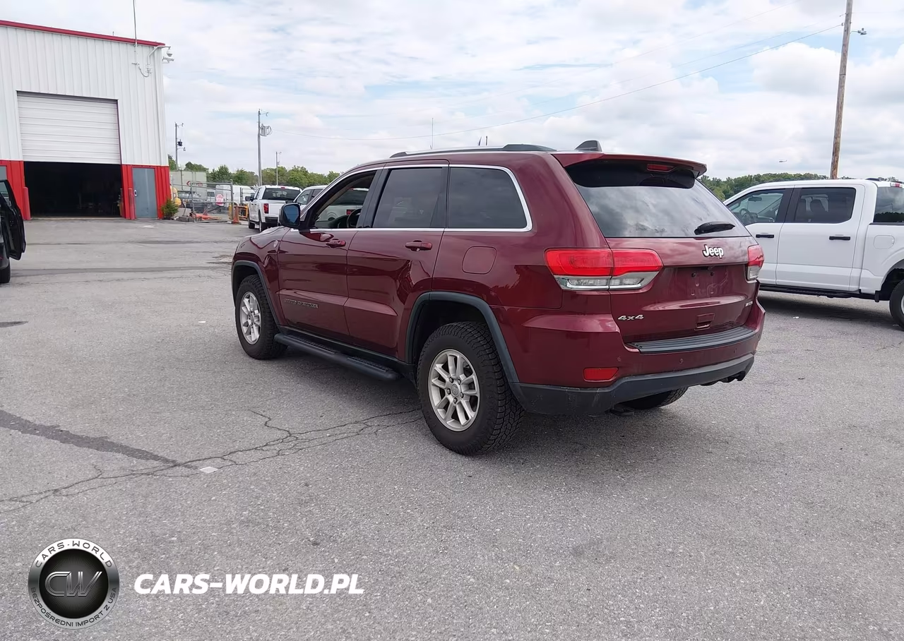2019 Jeep Grand Cherokee Laredo E 4X4 VIN:1C4RJFAG6KC551179 - 3