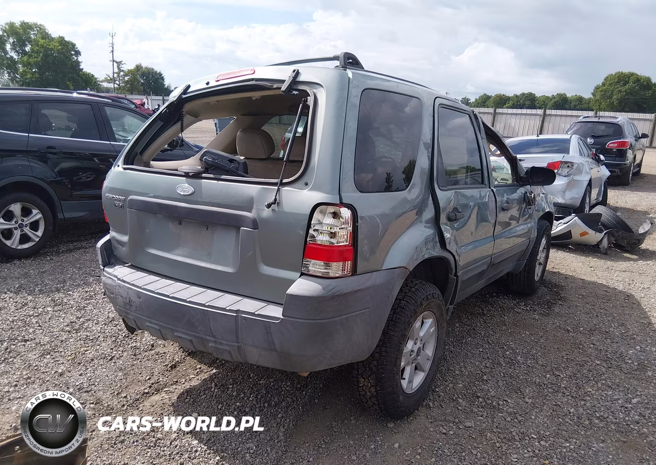 2005 Ford Escape Xlt VIN:1FMYU031X5KA88235 - 4