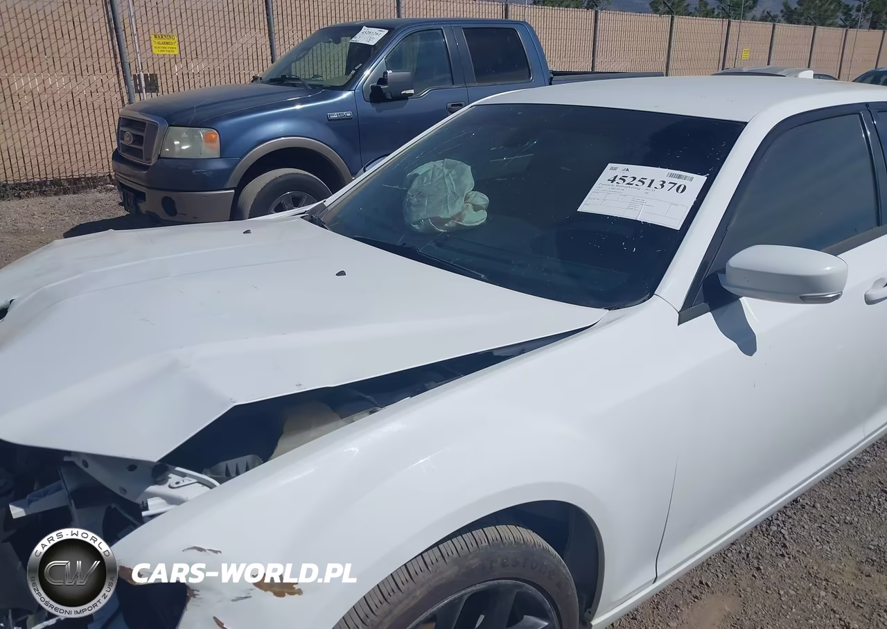 2021 Chrysler 300 300S VIN:2C3CCABG9MH626317 - 13