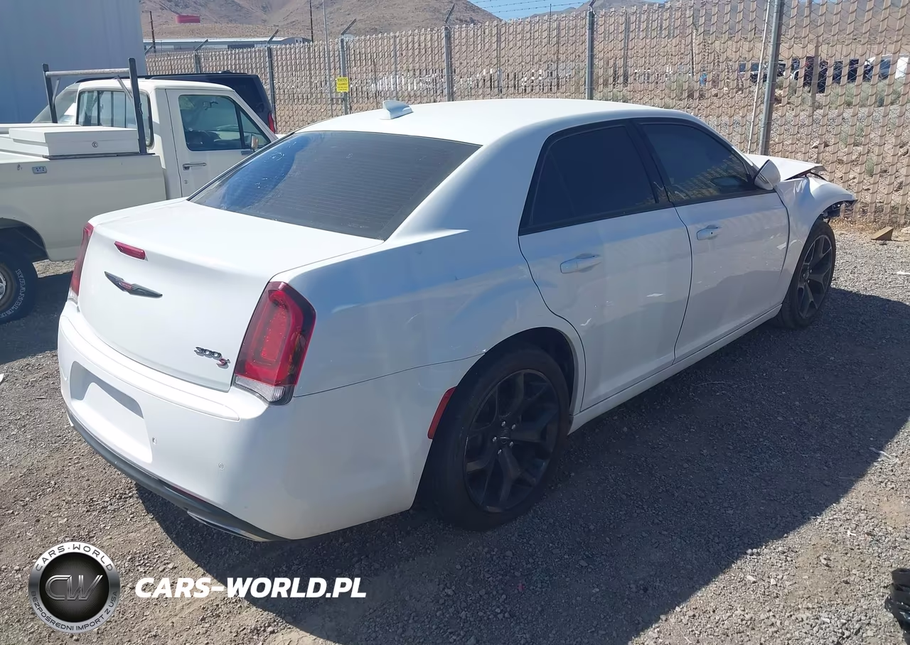 2021 Chrysler 300 300S VIN:2C3CCABG9MH626317 - 4