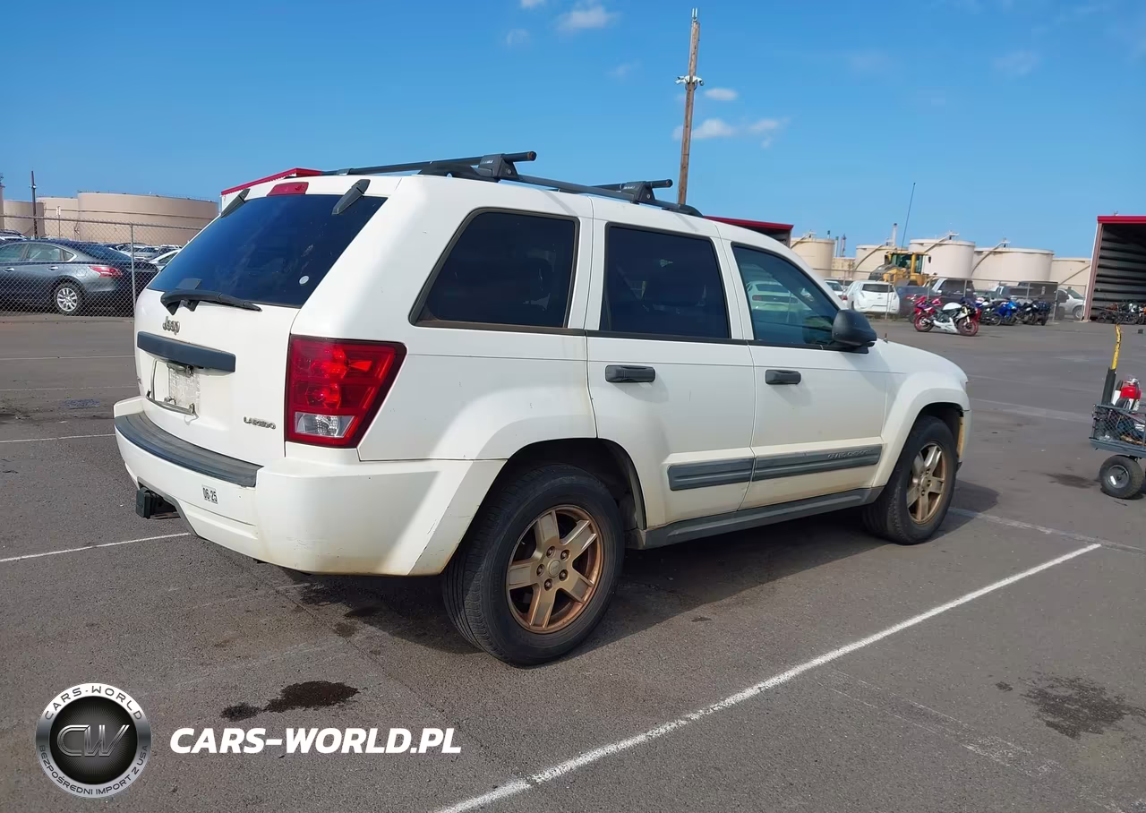 2005 Jeep Grand Cherokee Laredo VIN:1J4GR48KX5C722352 - 4