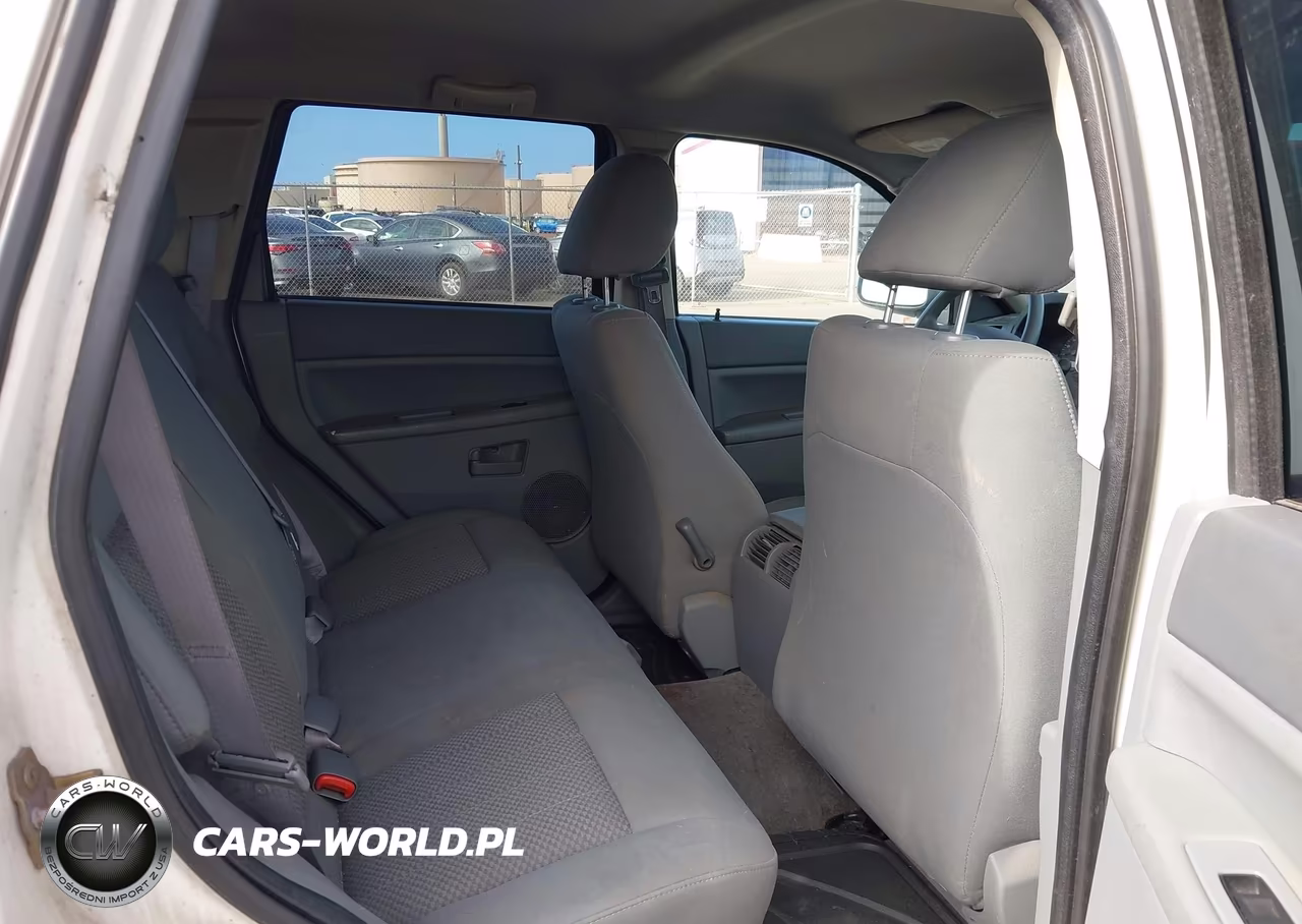 2005 Jeep Grand Cherokee Laredo VIN:1J4GR48KX5C722352 - 8