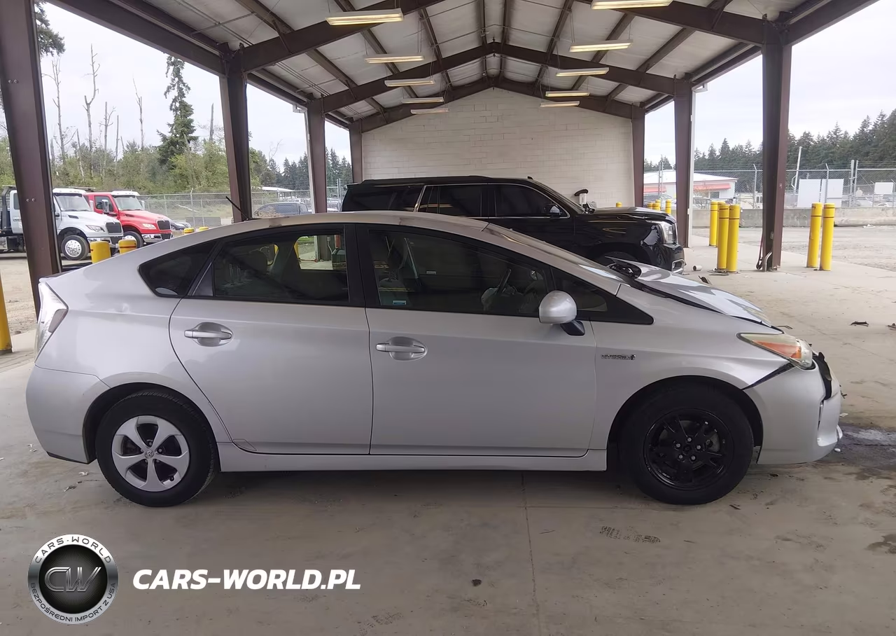 2012 Toyota Prius Three VIN:JTDKN3DU2C5511077 - 13