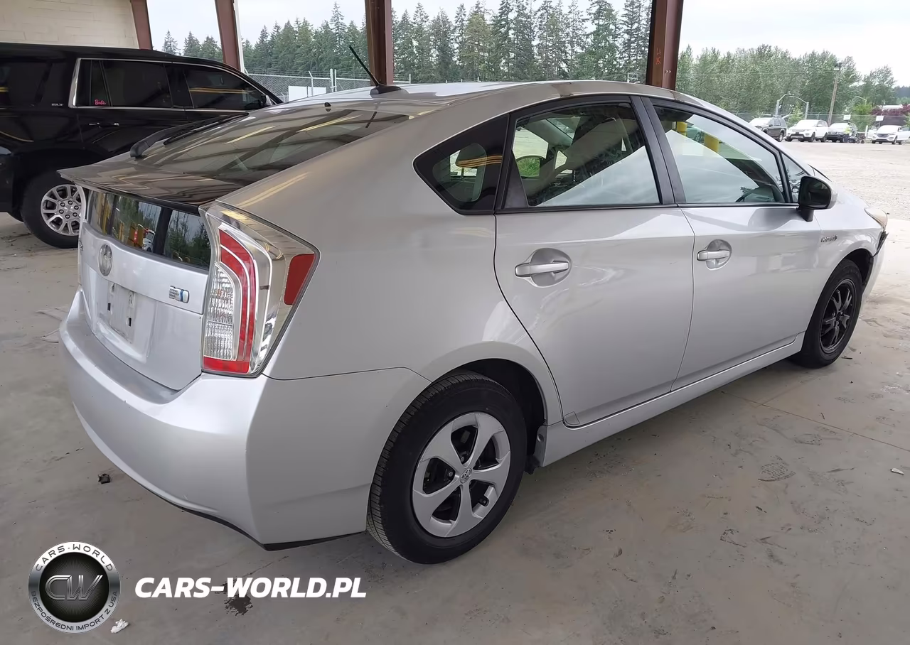 2012 Toyota Prius Three VIN:JTDKN3DU2C5511077 - 4