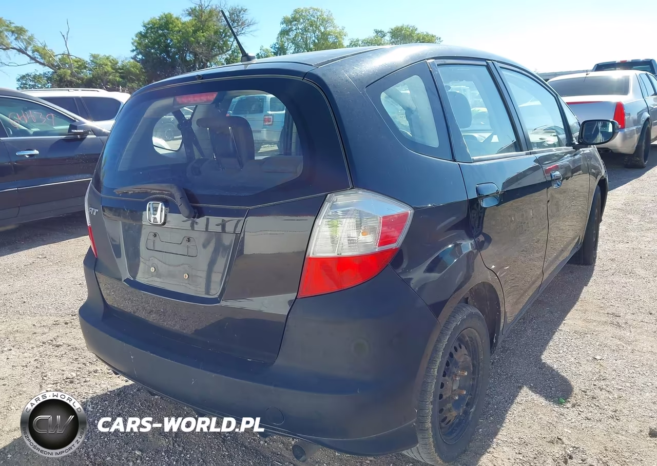 2011 Honda Fit VIN:JHMGE8H39BC025542 - 4