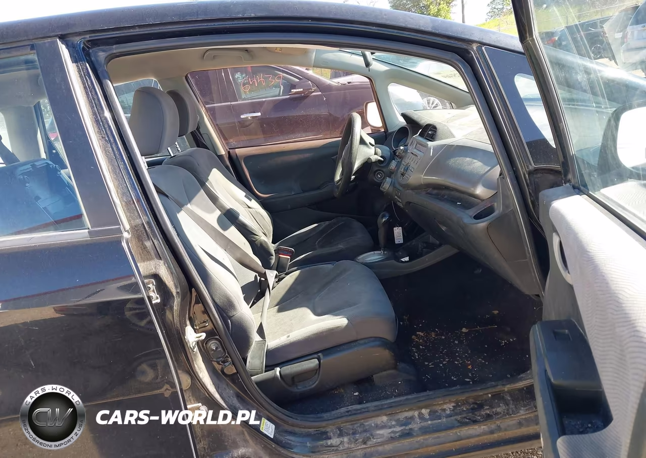 2011 Honda Fit VIN:JHMGE8H39BC025542 - 5