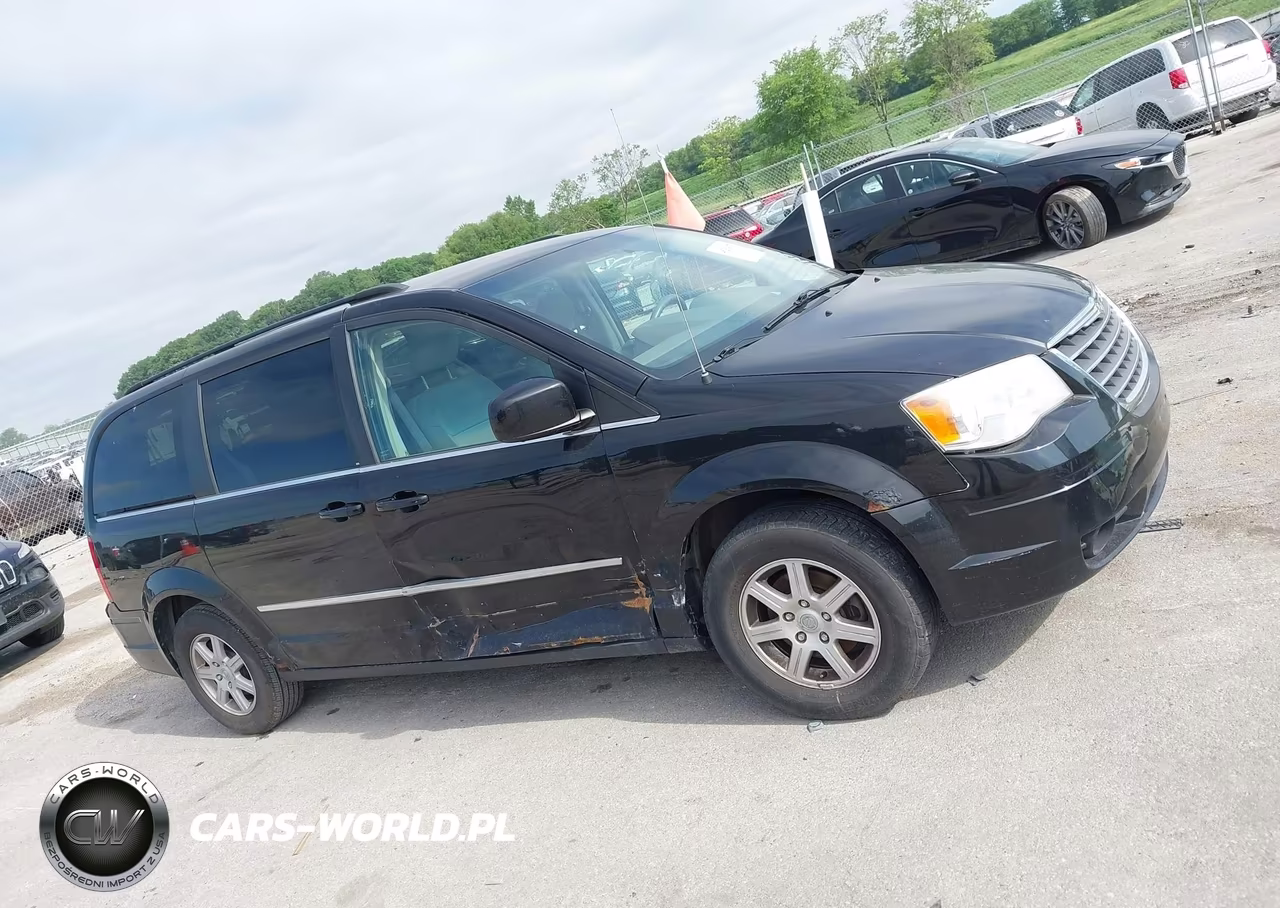 2010 Chrysler Town & Country Touring VIN:2A4RR5D19AR141602 - 14