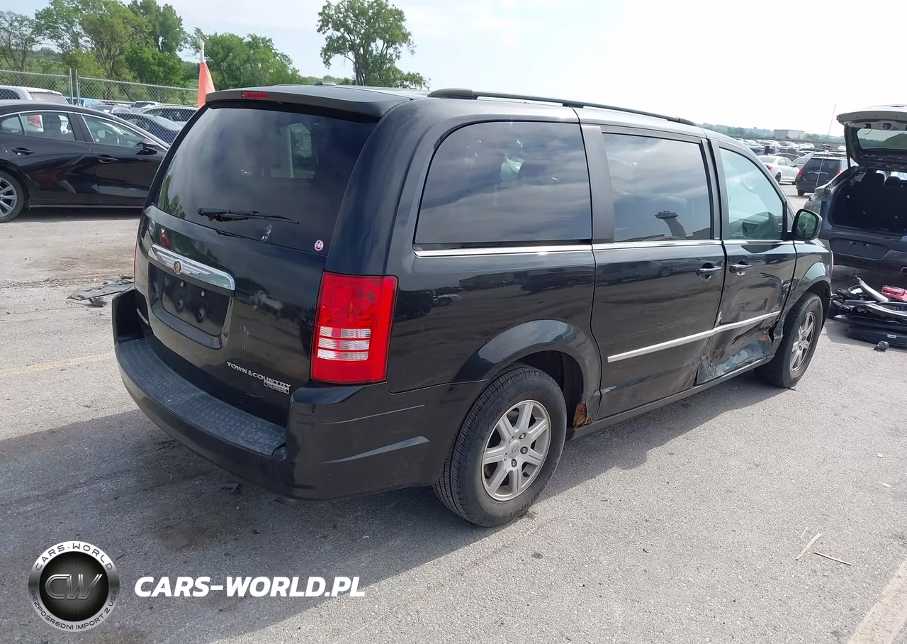 2010 Chrysler Town & Country Touring VIN:2A4RR5D19AR141602 - 4