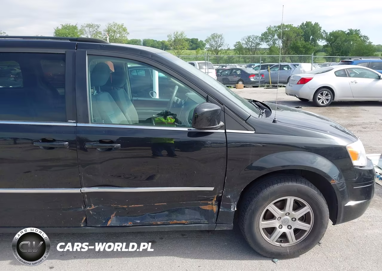 2010 Chrysler Town & Country Touring VIN:2A4RR5D19AR141602 - 6
