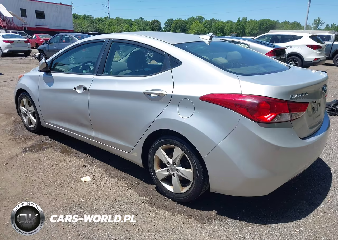 2013 Hyundai Elantra Gls VIN:KMHDH4AE4DU795852 - 3