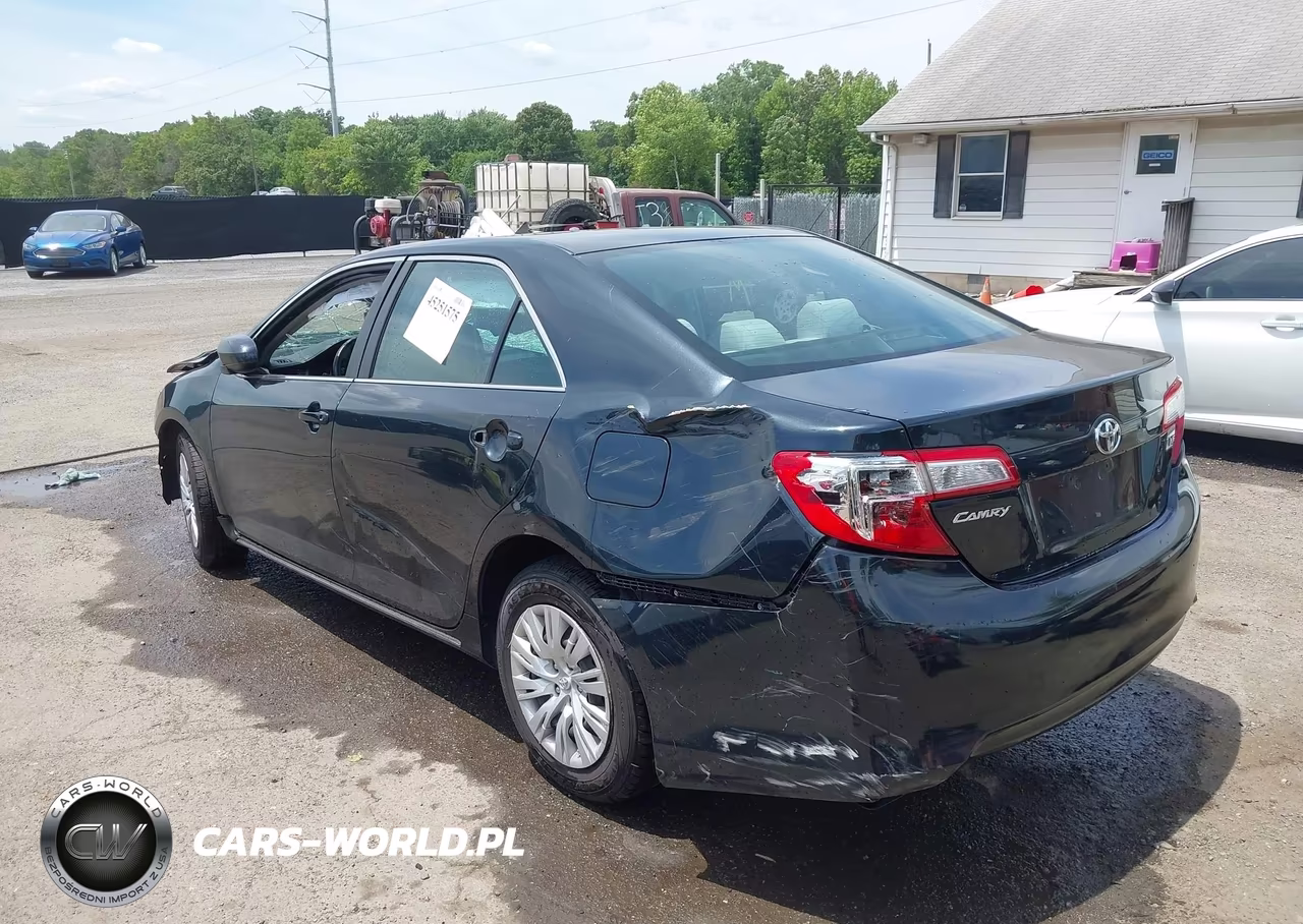 2013 Toyota Camry Le VIN:4T4BF1FK1DR330414 - 3