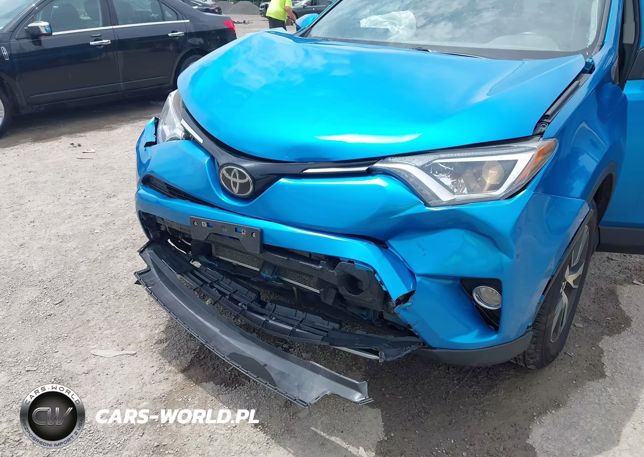 2017 Toyota Rav4 Xle VIN:JTMRFREV5HD199646 - 6