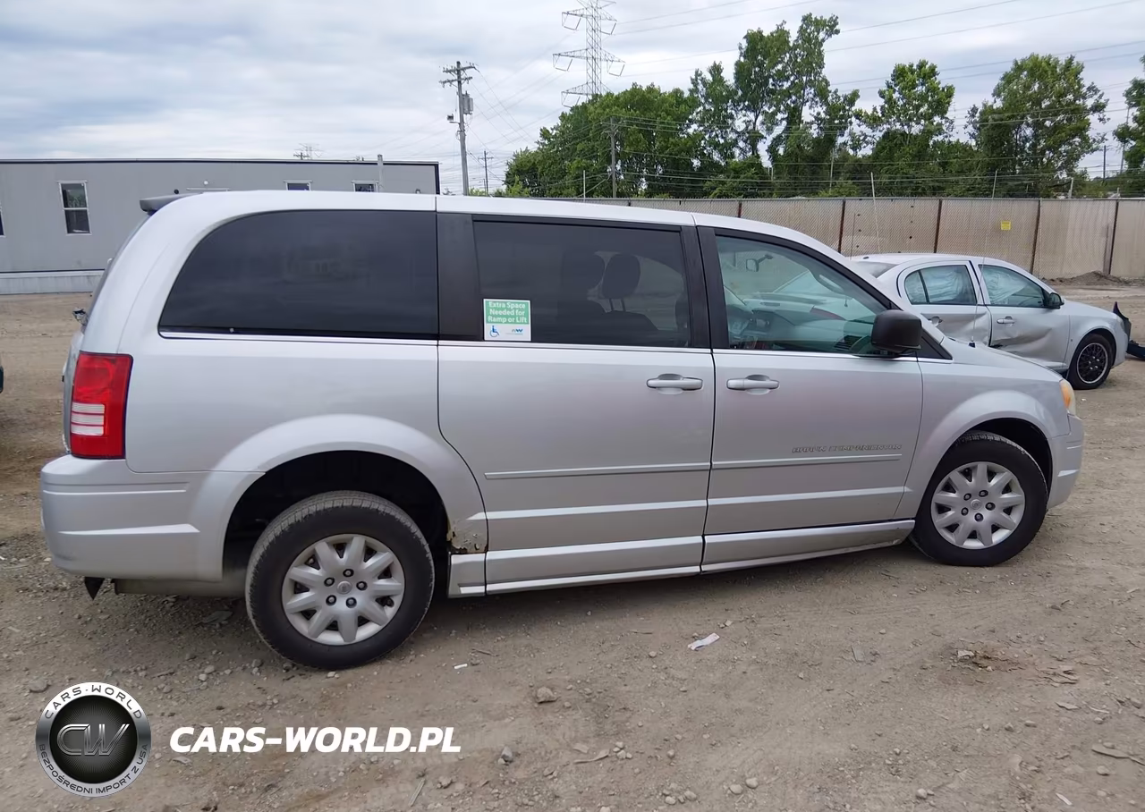 2010 Chrysler Town & Country Lx VIN:2A4RR4DE9AR103056 - 14