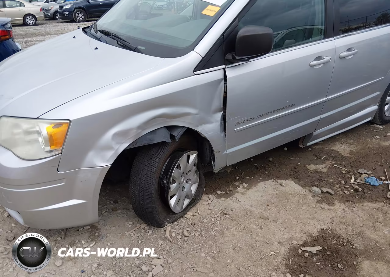 2010 Chrysler Town & Country Lx VIN:2A4RR4DE9AR103056 - 6