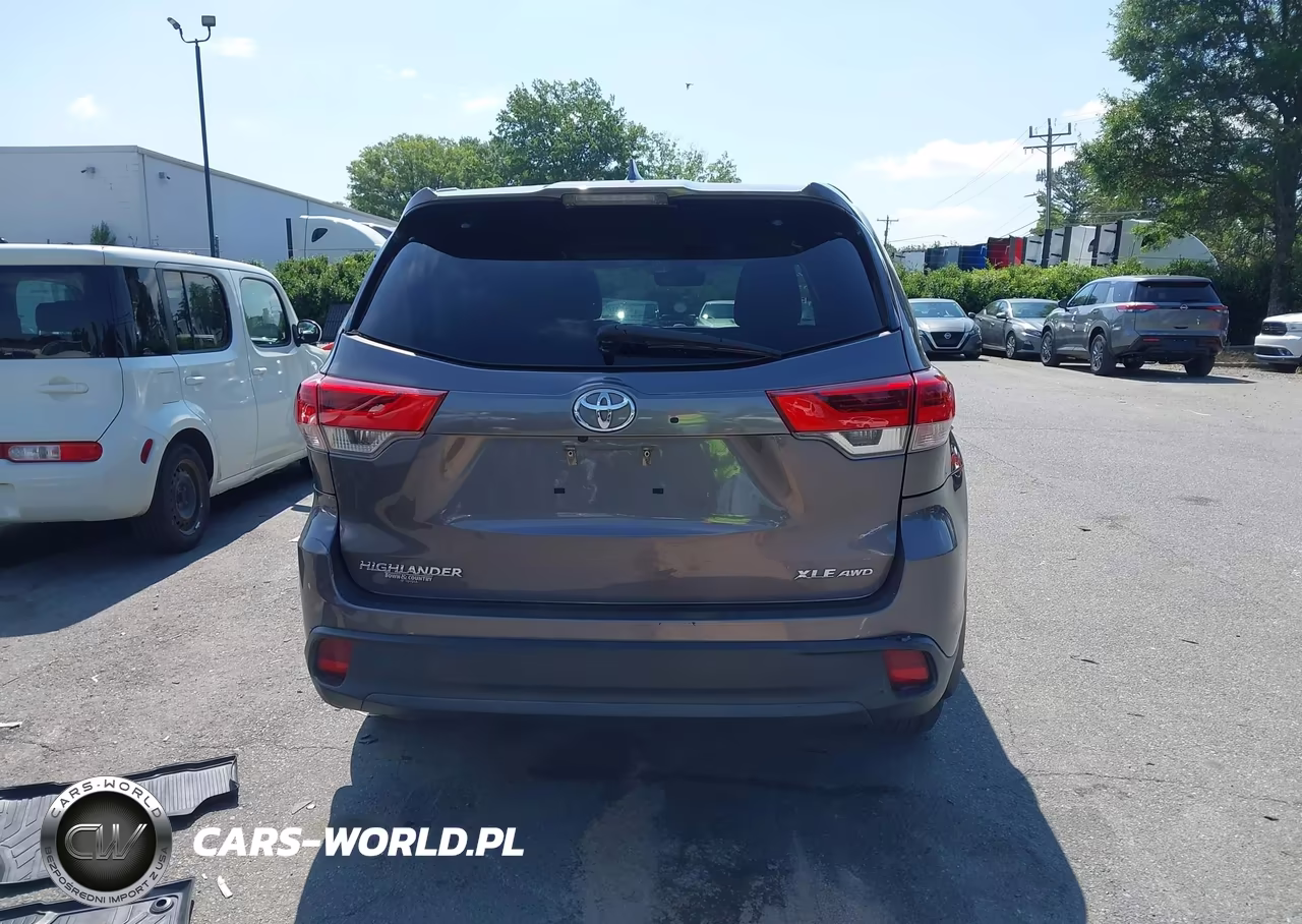 2019 Toyota Highlander Xle VIN:5TDJZRFH7KS605418 - 16