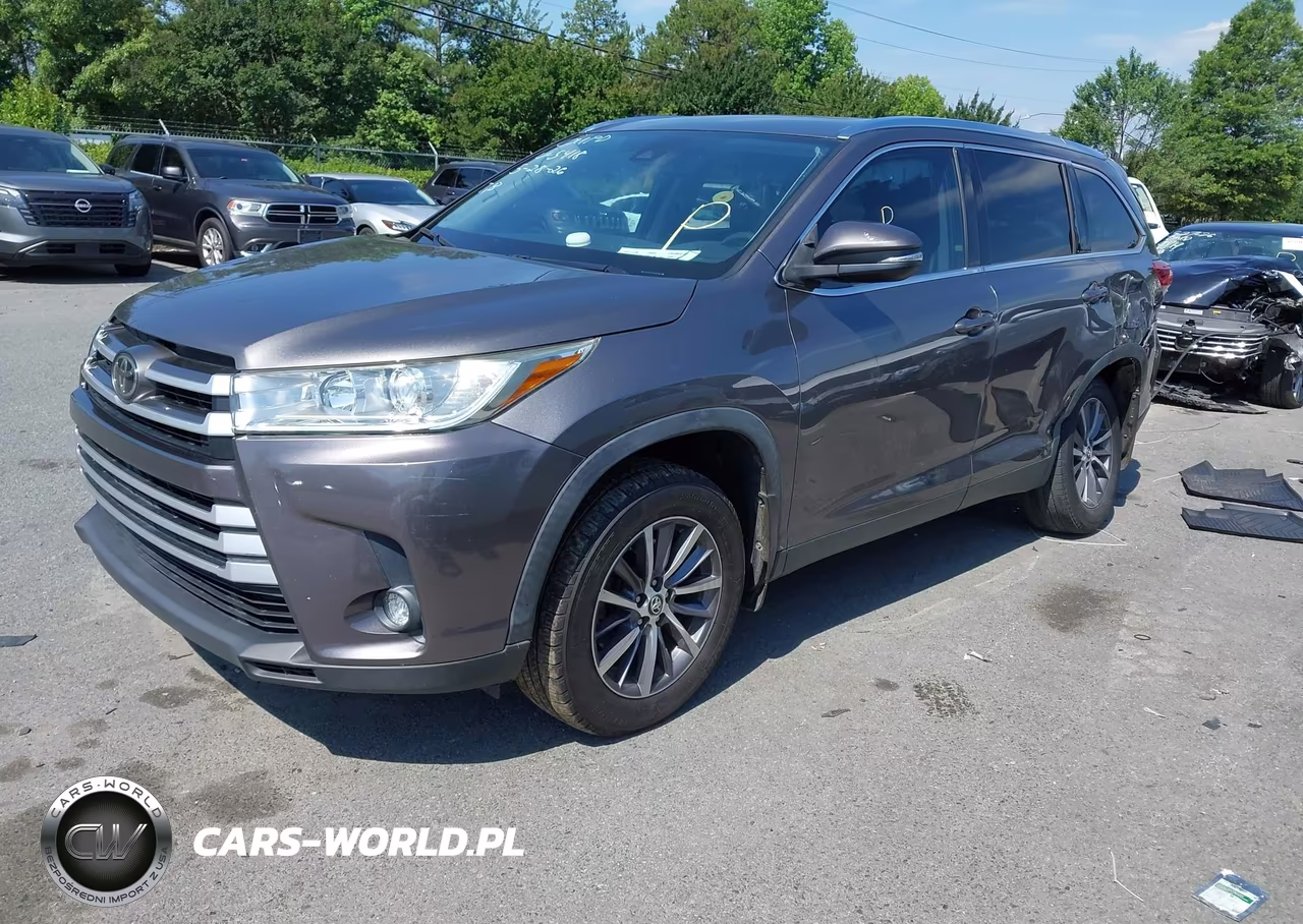 2019 Toyota Highlander Xle VIN:5TDJZRFH7KS605418 - 2