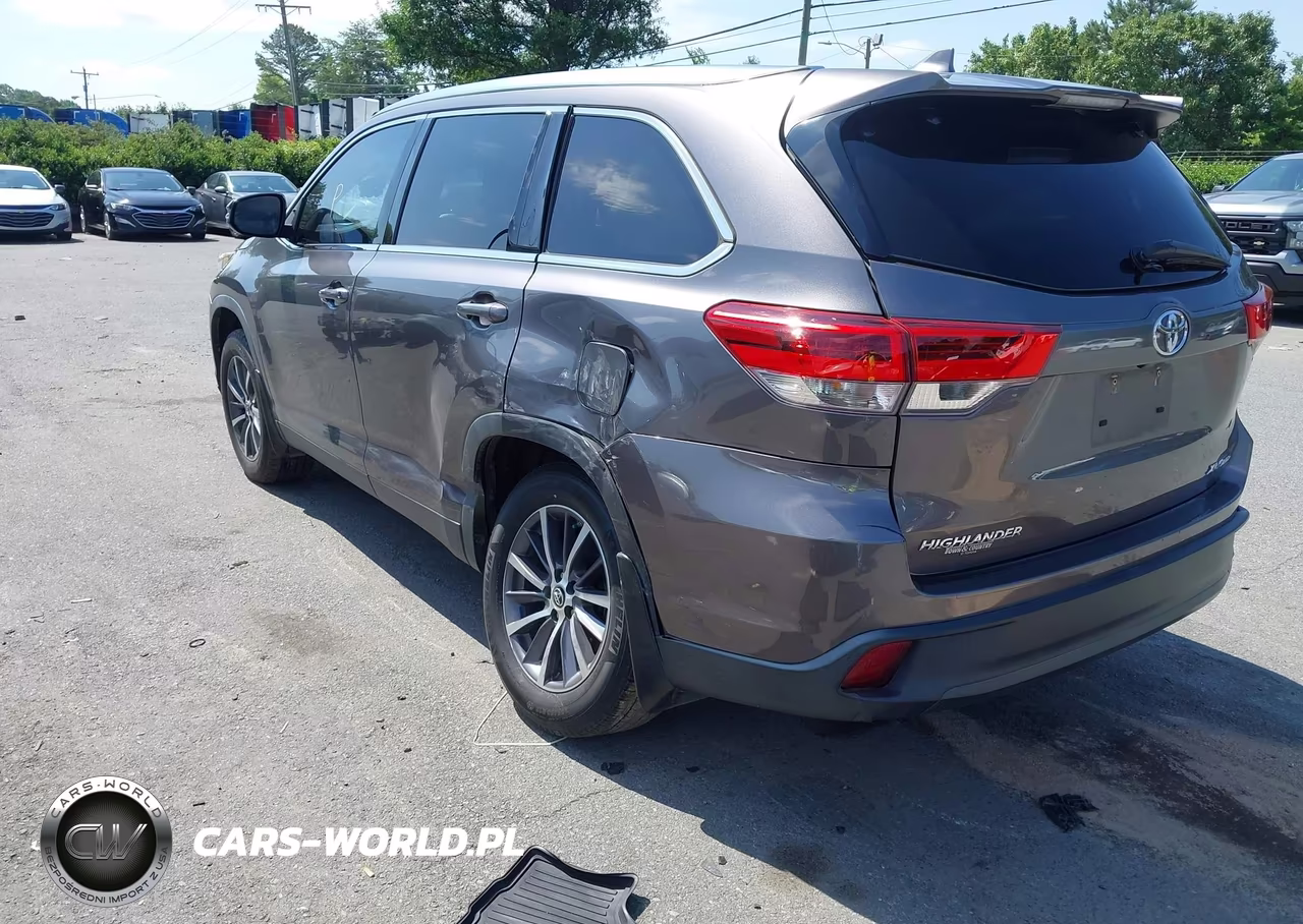 2019 Toyota Highlander Xle VIN:5TDJZRFH7KS605418 - 3