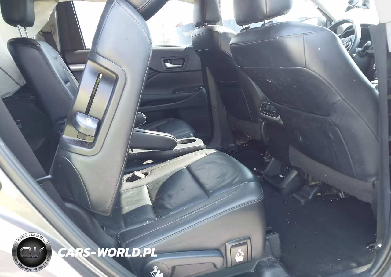 2019 Toyota Highlander Xle VIN:5TDJZRFH7KS605418 - 8