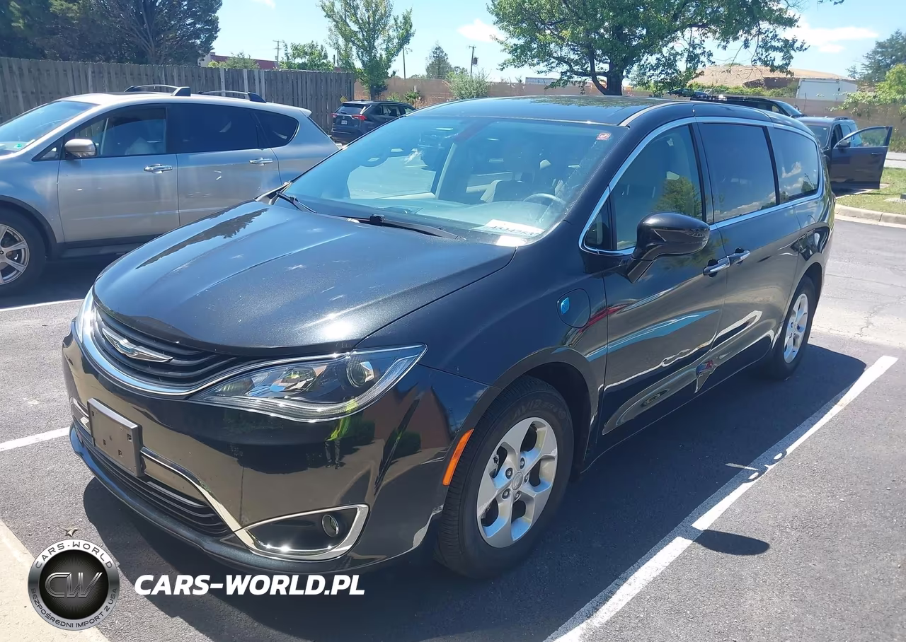 2018 Chrysler Pacifica Hybrid Touring Plus VIN:2C4RC1H78JR276245 - 2