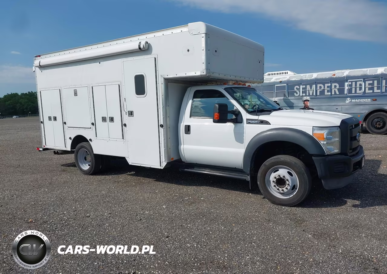 2013 Ford F-550 Chassis Xl