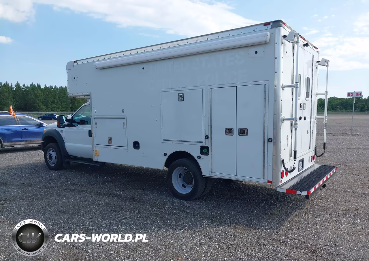 2013 Ford F-550 Chassis Xl VIN:1FDUF5GT3DEB00143 - 3