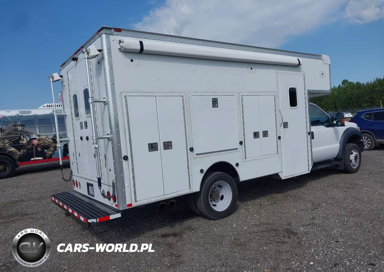 2013 Ford F-550 Chassis Xl VIN:1FDUF5GT3DEB00143 - 4