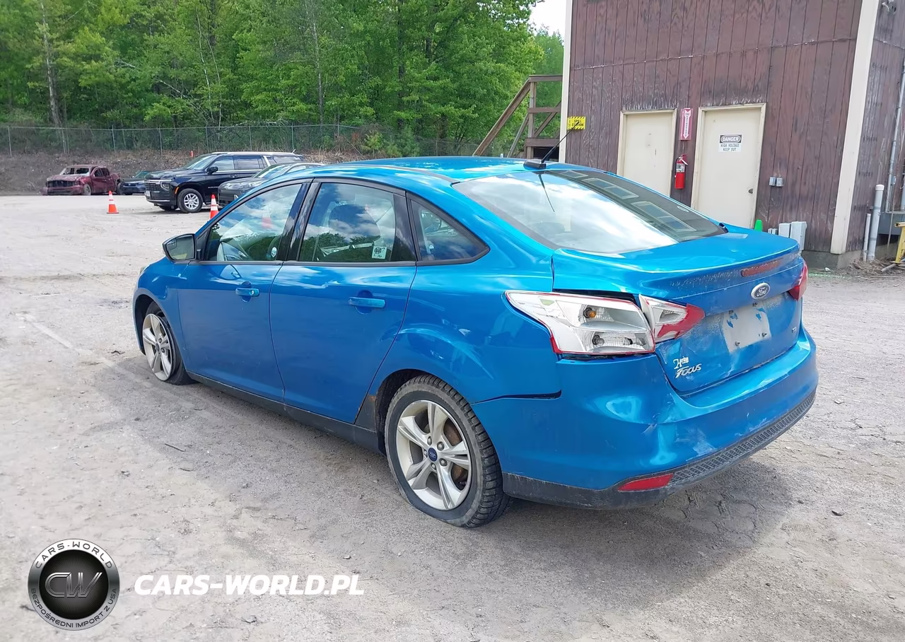 2014 Ford Focus Se VIN:1FADP3F24EL125375 - 3