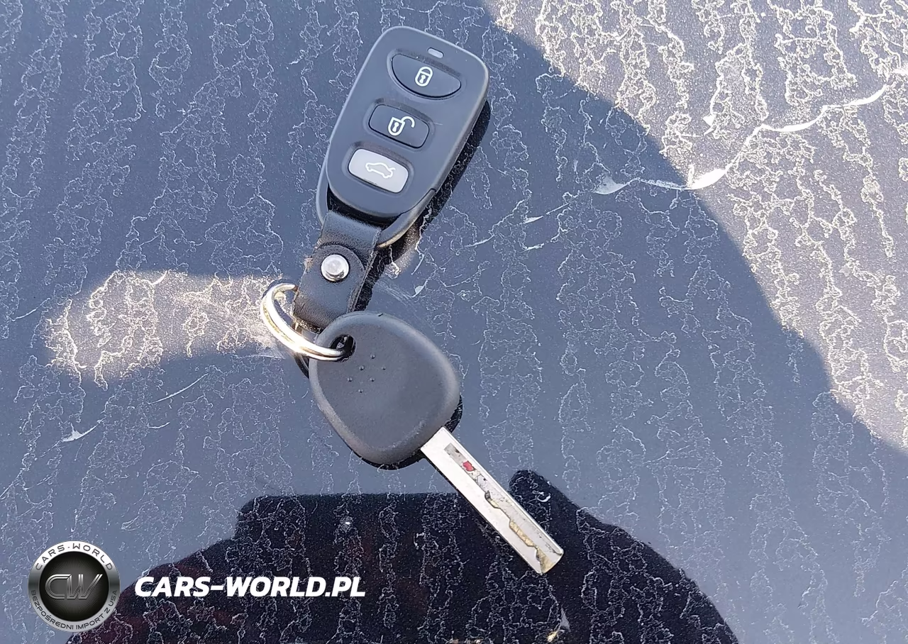 2015 Hyundai Santa Fe Sport 2.4L VIN:5XYZU3LBXFG297050 - 11