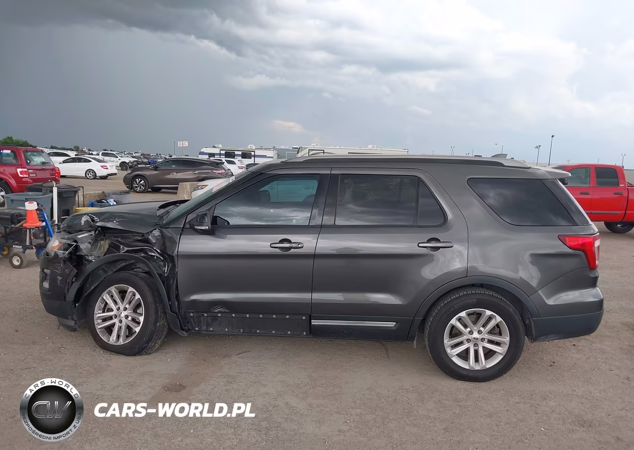 2017 Ford Explorer Xlt VIN:1FM5K7D81HGD39759 - 14