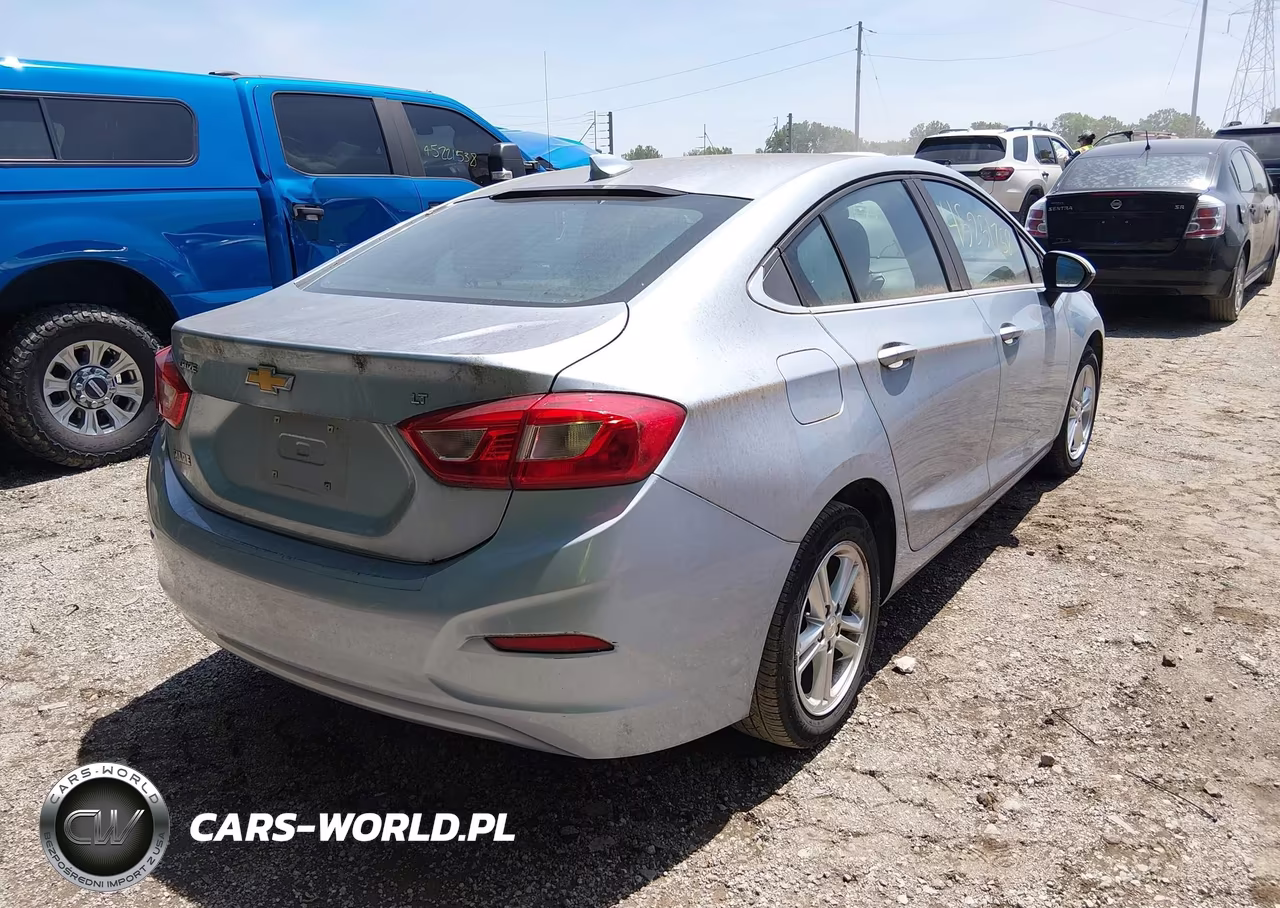 2017 Chevrolet Cruze Lt Auto VIN:1G1BE5SM8H7140395 - 4