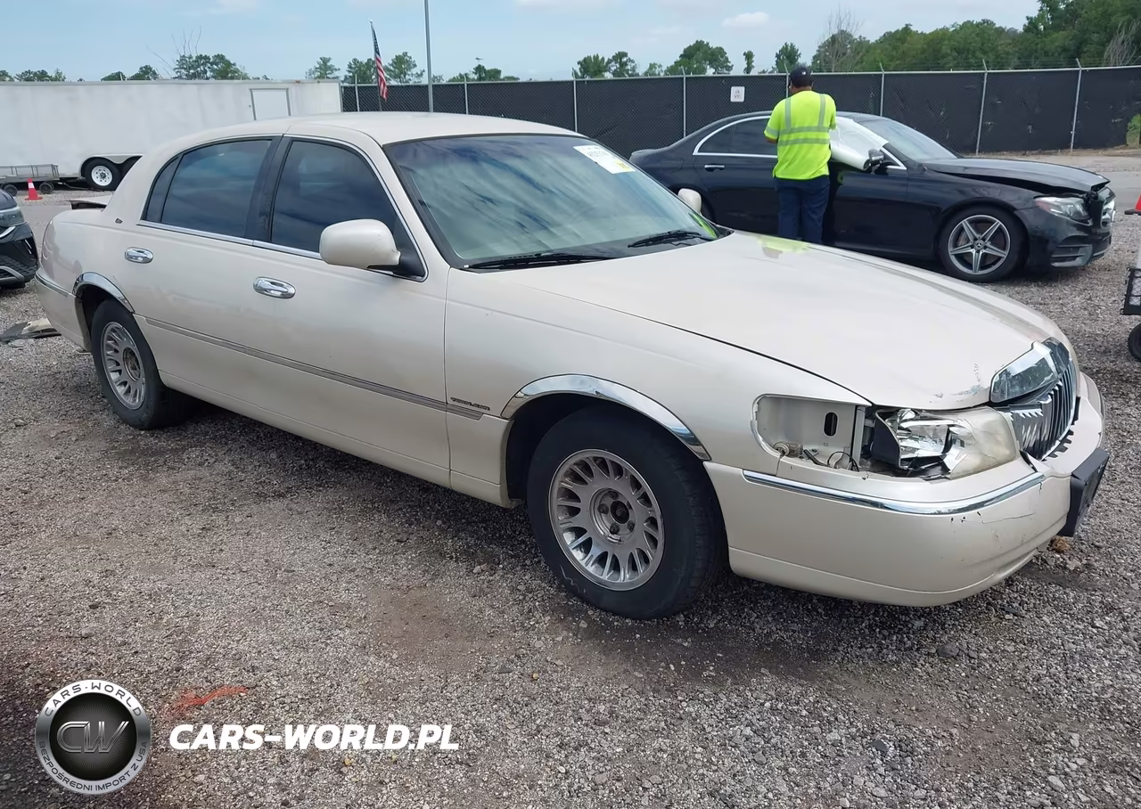 2000 Lincoln Town Car Cartier
