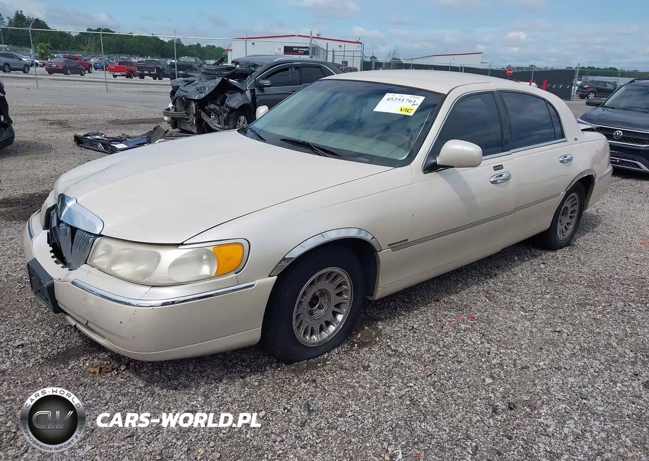 2000 Lincoln Town Car Cartier VIN:1LNHM83WXYY925044 - 2