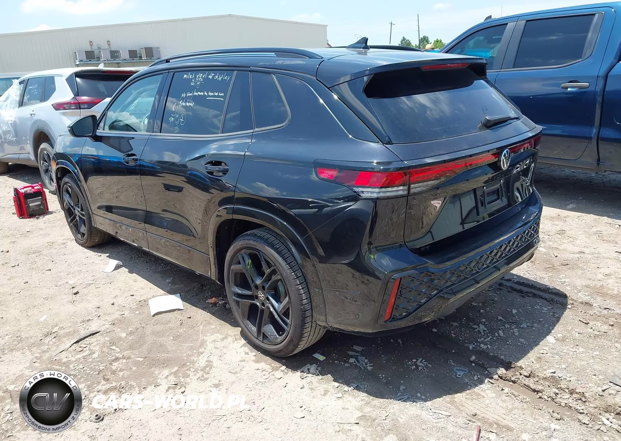 2026 Volkswagen Tiguan Se R-Line Black VIN:3VVHR7RM9TM086905 - 3