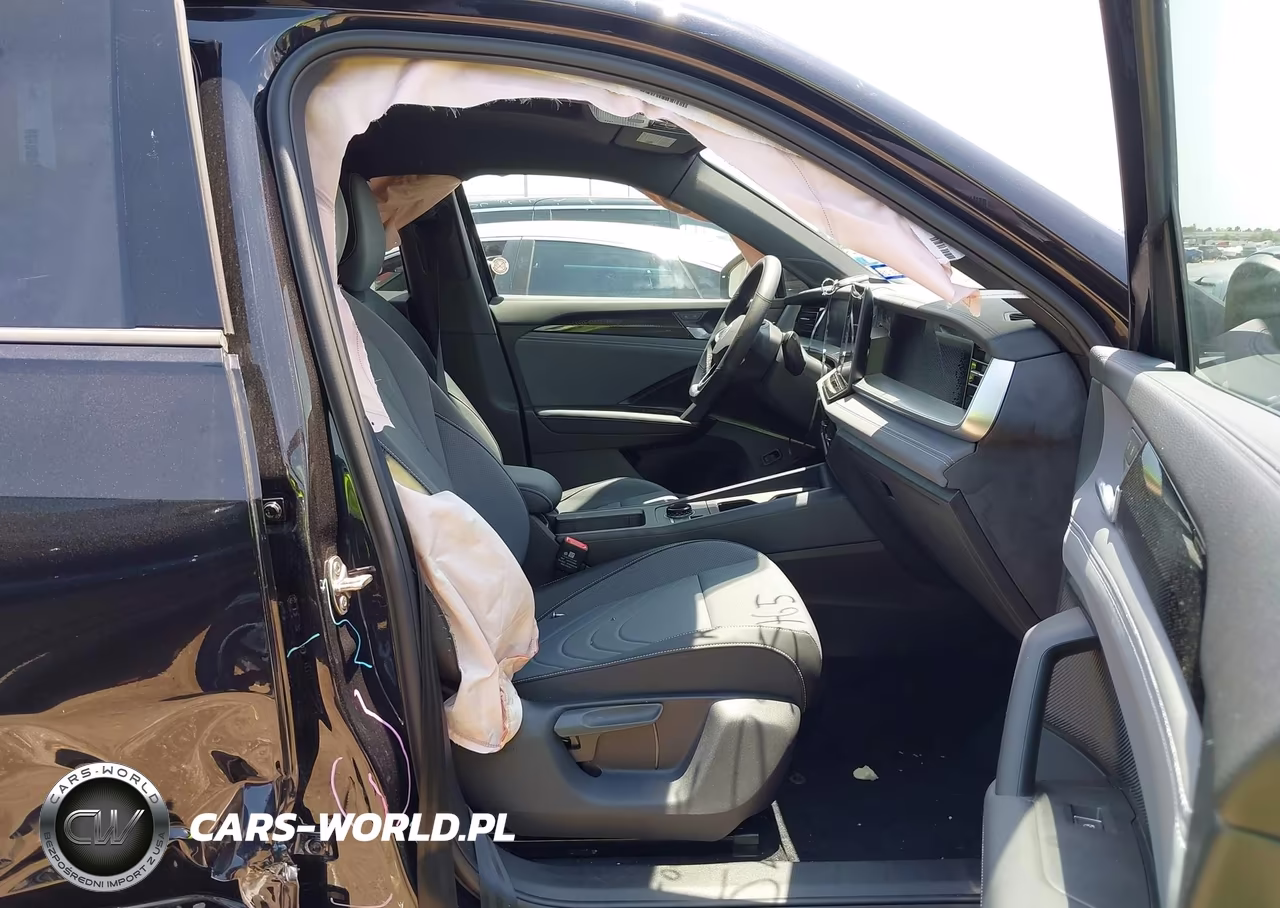 2026 Volkswagen Tiguan Se R-Line Black VIN:3VVHR7RM9TM086905 - 5