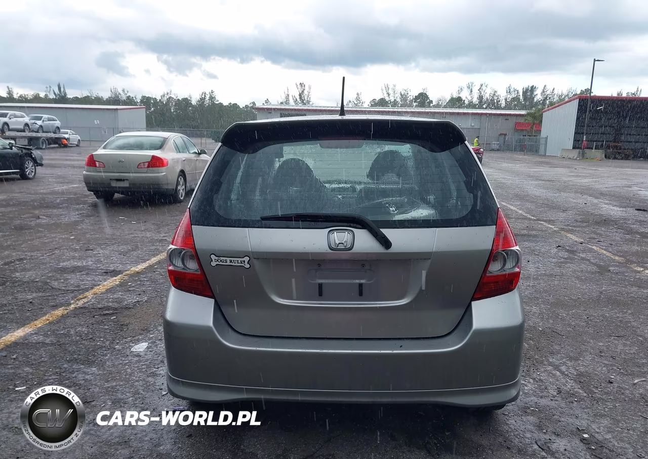 2007 Honda Fit Sport VIN:JHMGD38647S020732 - 17