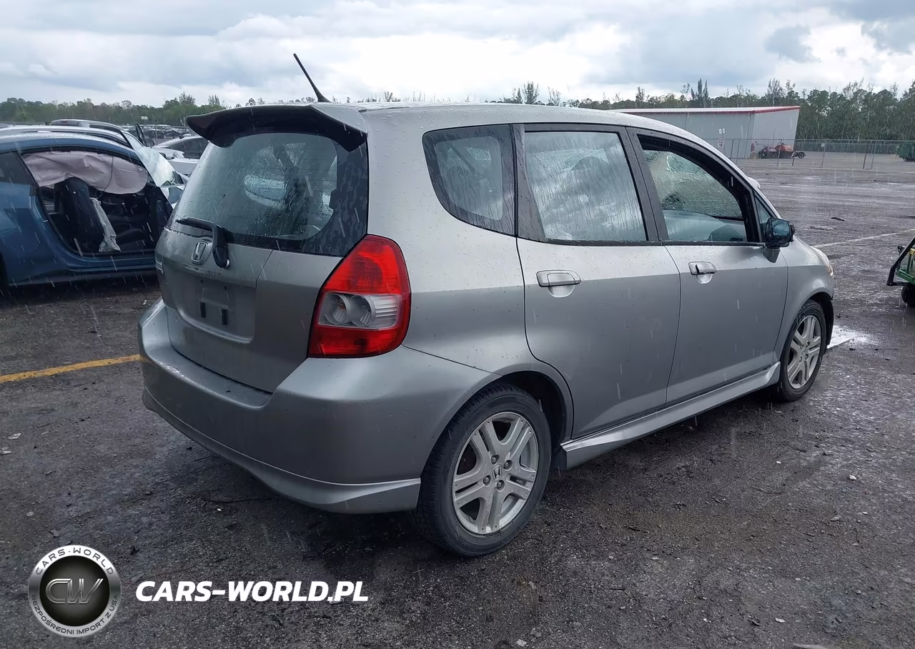 2007 Honda Fit Sport VIN:JHMGD38647S020732 - 4