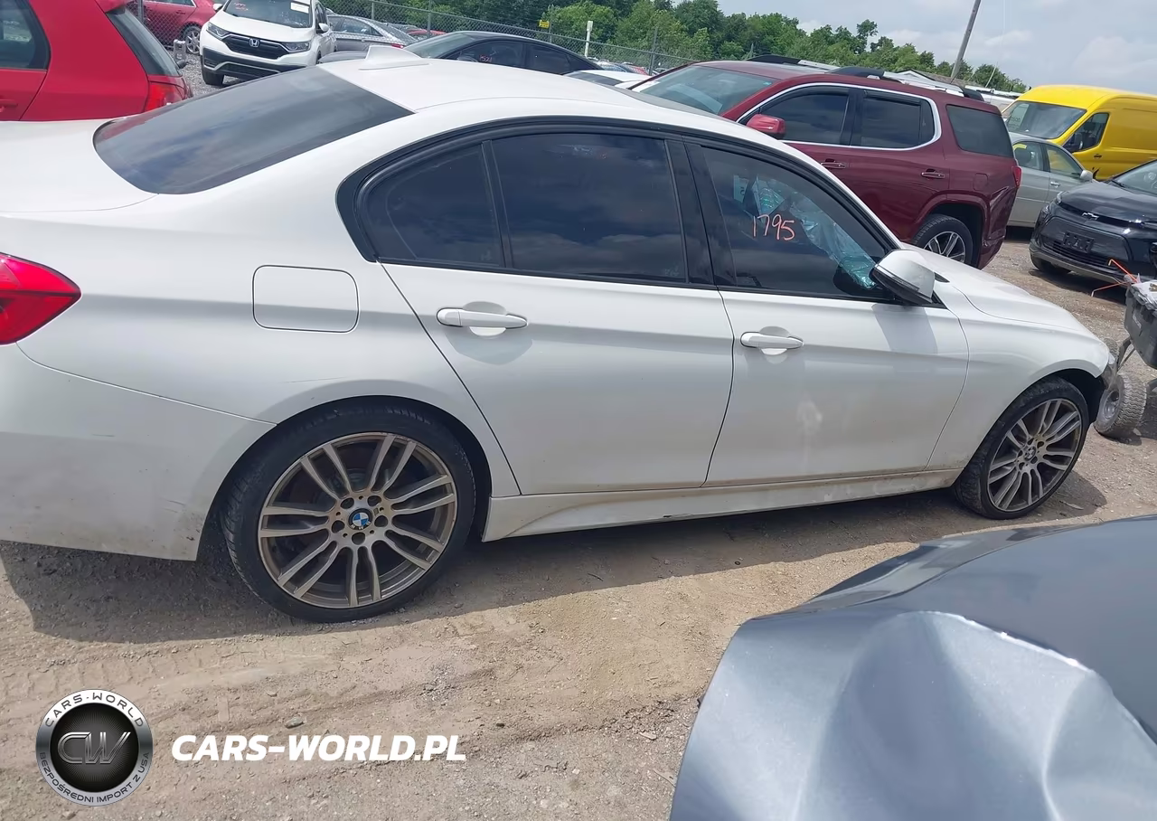 2018 BMW 330I xDrive VIN:WBA8D9C52JEM34845 - 13