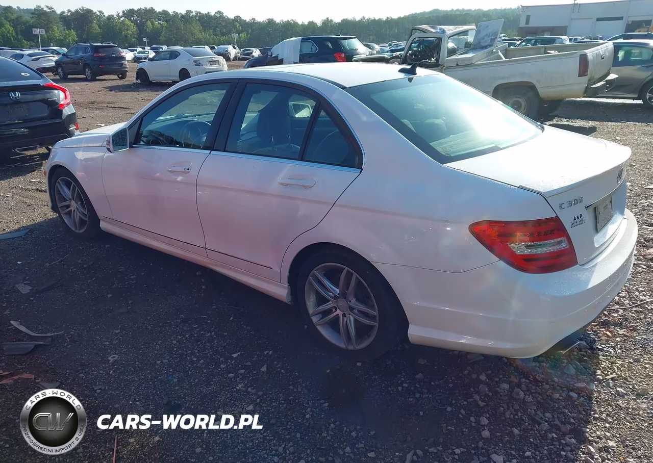 2013 Mercedes-Benz C 300 Sport 4Matic VIN:WDDGF8AB3DR252375 - 3