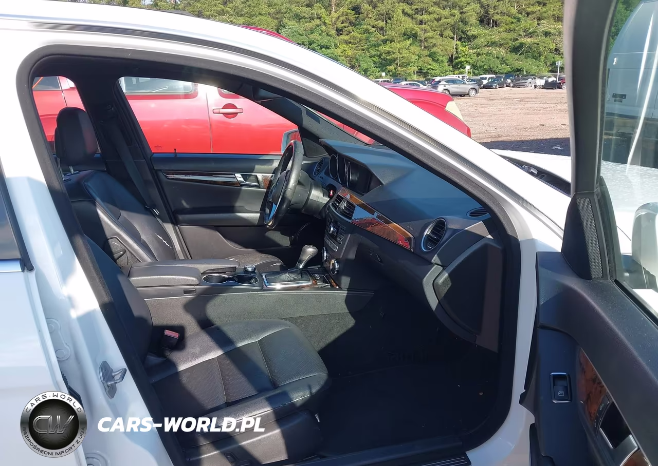 2013 Mercedes-Benz C 300 Sport 4Matic VIN:WDDGF8AB3DR252375 - 5