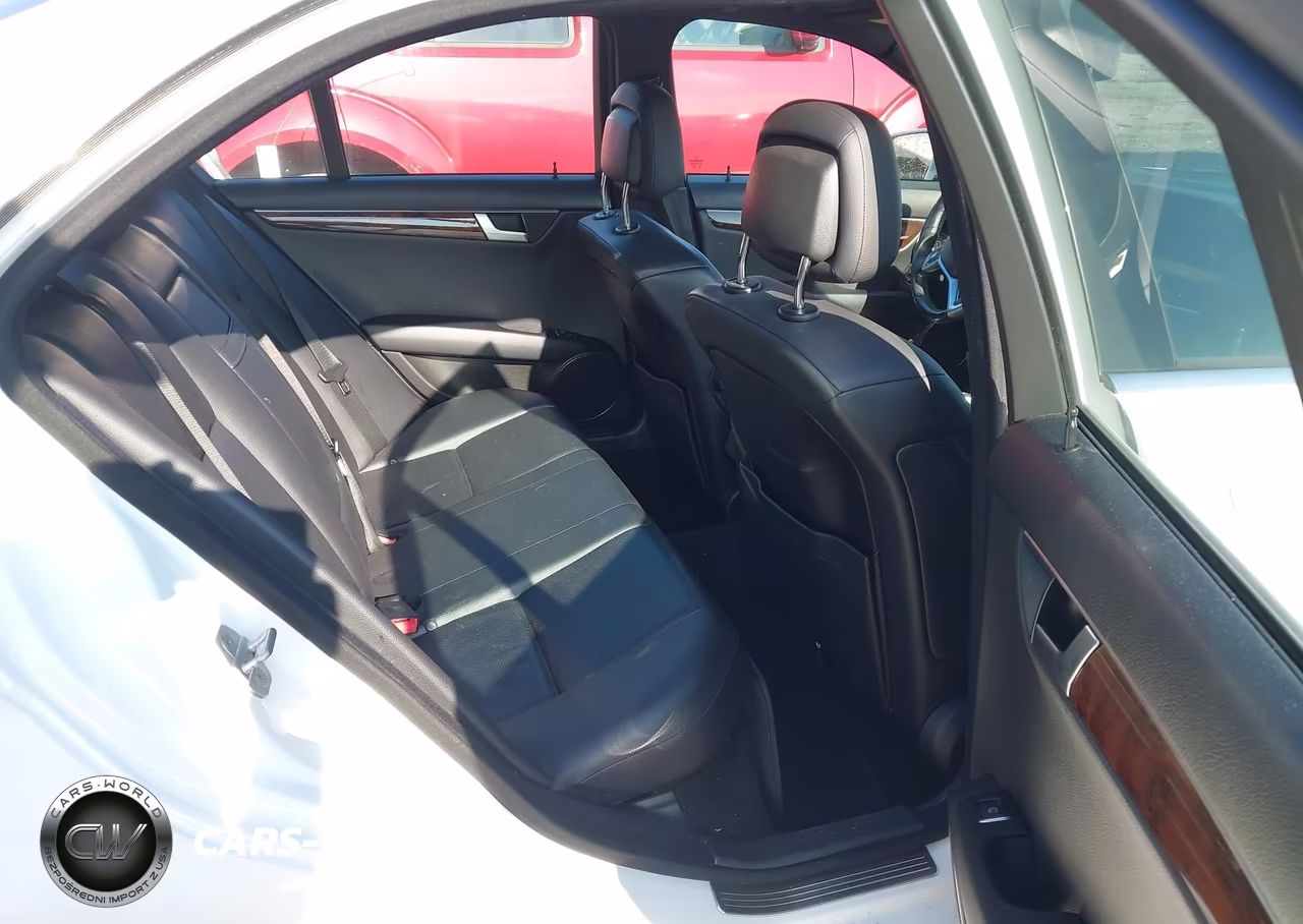 2013 Mercedes-Benz C 300 Sport 4Matic VIN:WDDGF8AB3DR252375 - 8
