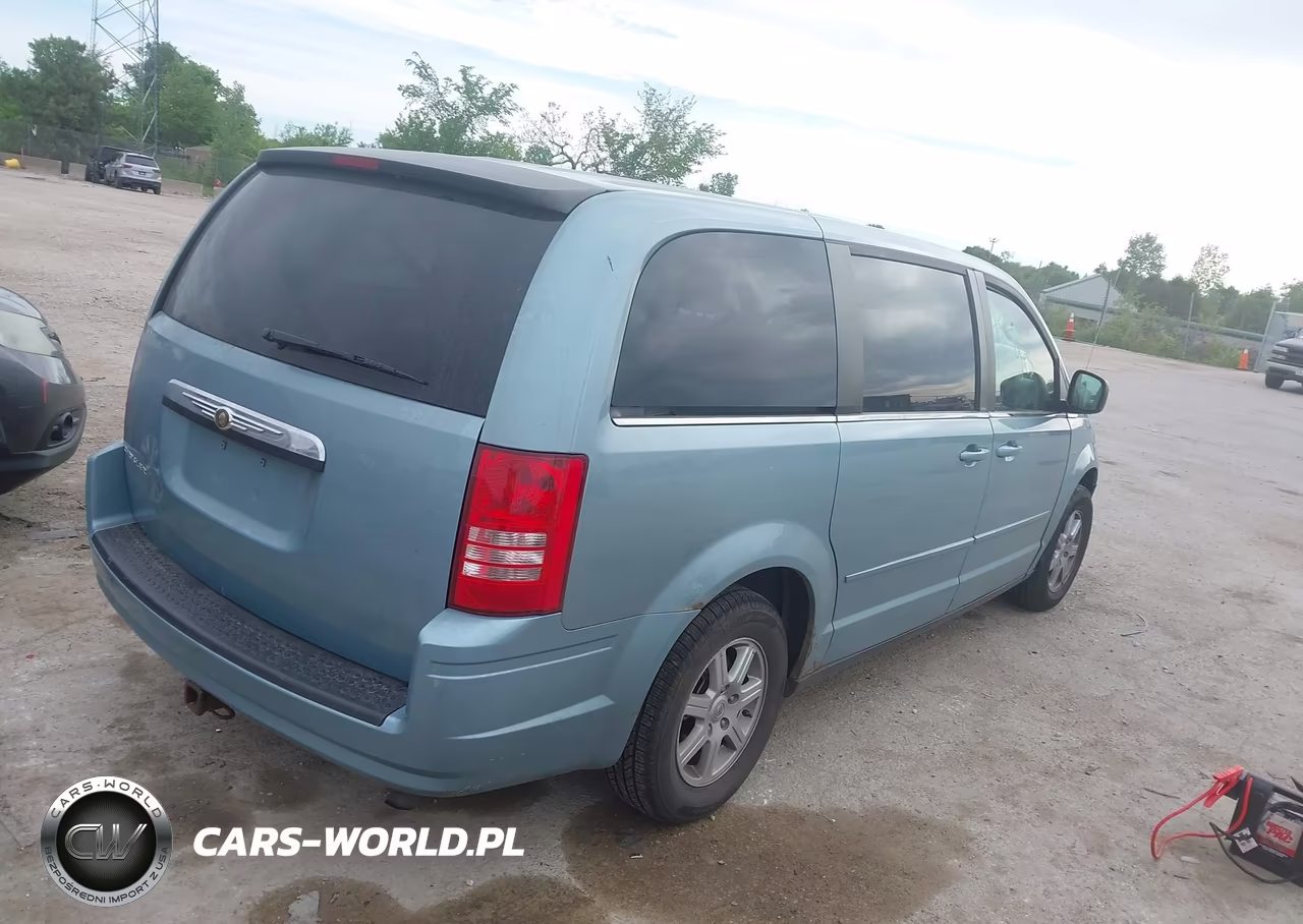 2010 Chrysler Town & Country New Lx VIN:2A4RR2D16AR374836 - 4